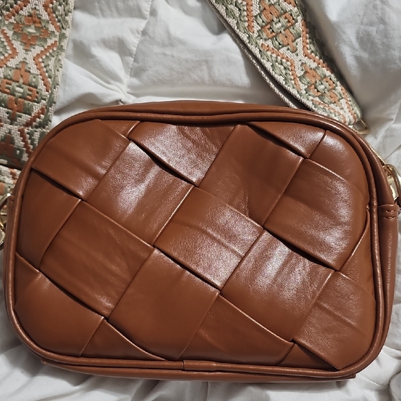 Source Unknown Handbags - See Edit: New Without Tags. Beautiful Boutique, Woven Faux Leather Crossbody